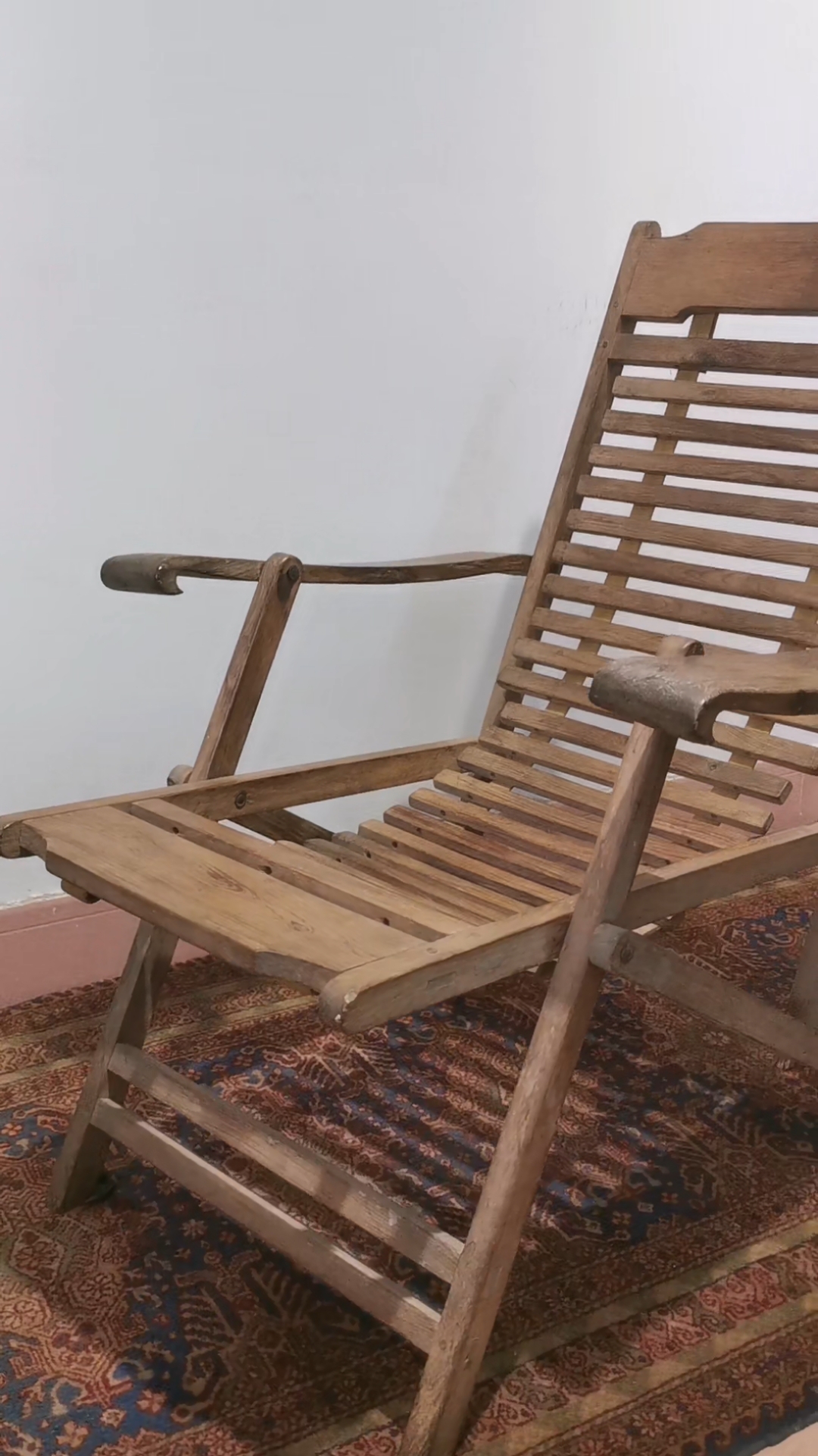 80年代的海南黄梨木躺折椅,包浆完好,紫油梨材质.