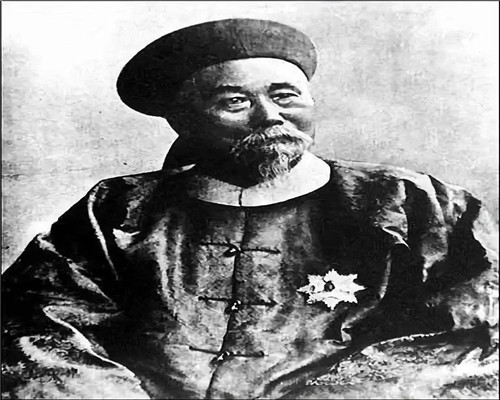 1896年李鴻章訪美首次乘坐電梯,沒驚訝而是說了句名言,流傳至今