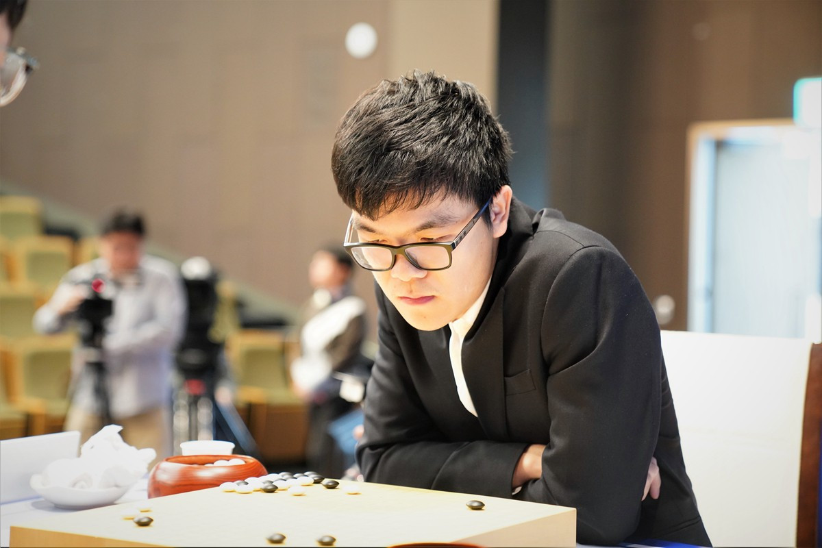 梦回巅峰,比肩申真谞!柯洁,官子提升无人能及,lg杯国手战7连胜!