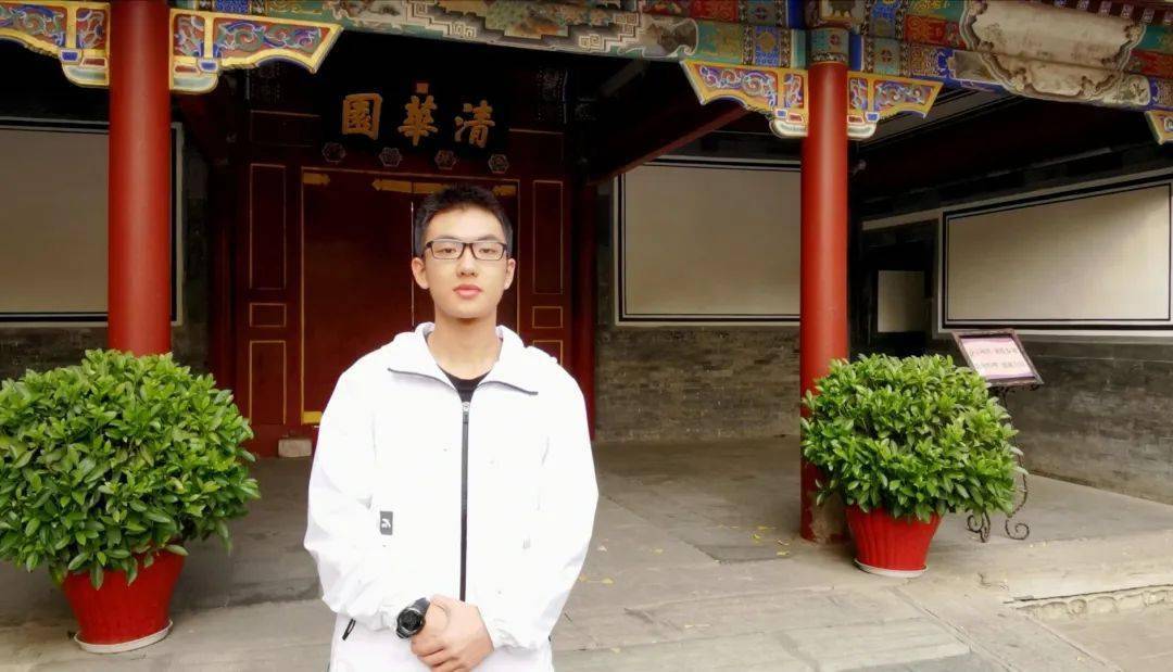730分上清华,广西最帅状元杨晨煜,今年毕业后他会考公务员吗?