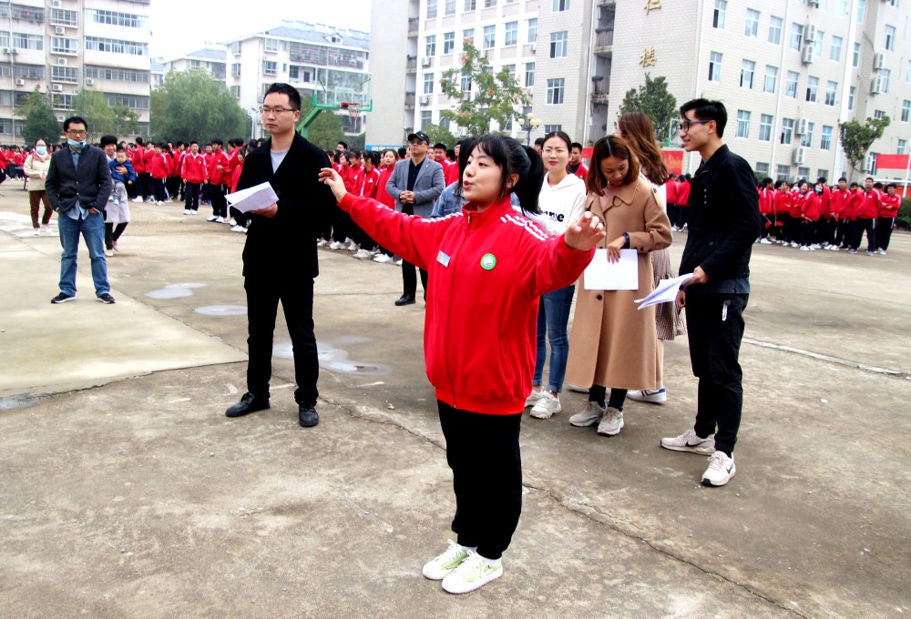 湖北孝昌第一高级中学隆重举行红歌合唱比赛