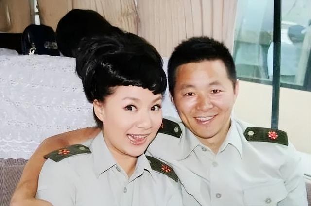 王宏伟老婆图片