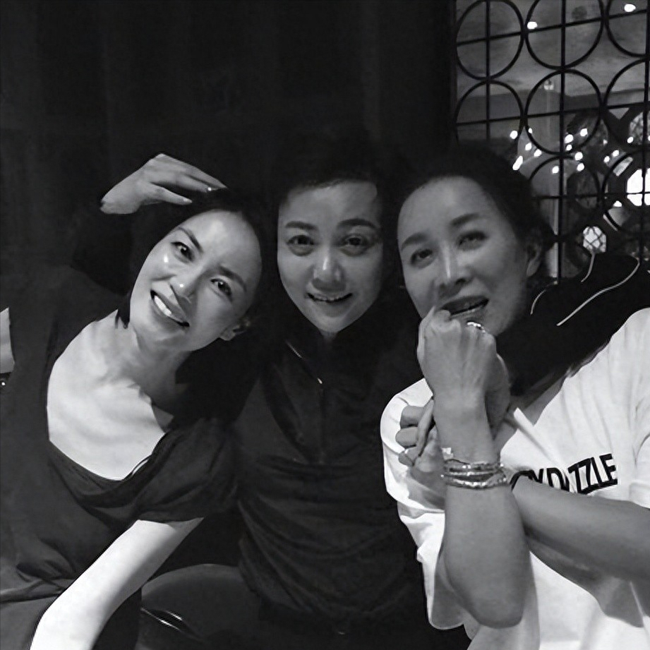 回顾被误解30年的王菲和那英乐坛之争她们的友谊你根本想不到