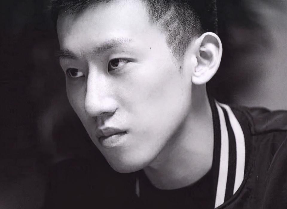 历经破产,父母入狱,女友跑路后,"富二代"丁伟如今怎样了?