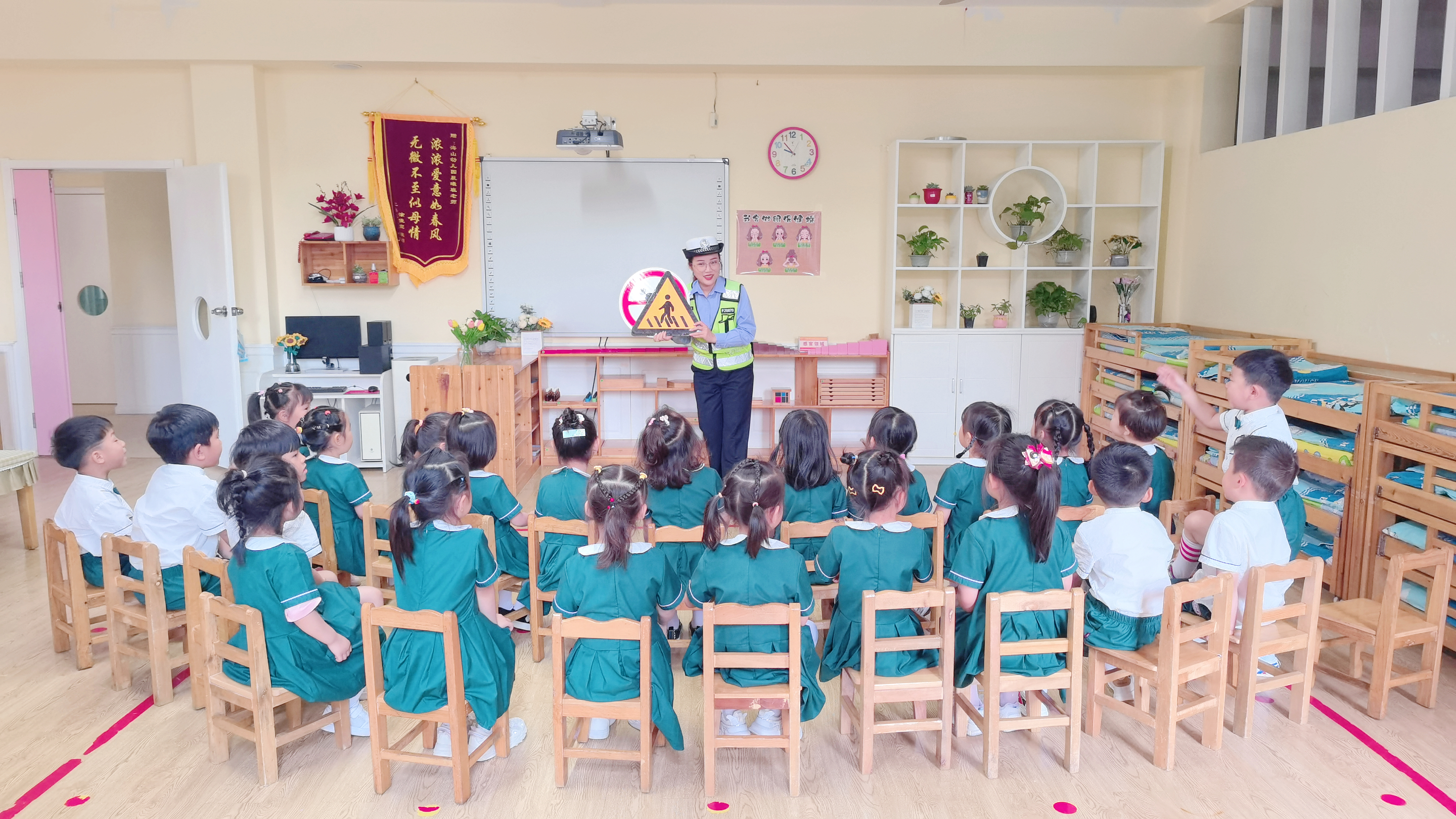 應城警所聯動送安全教育課到幼兒園