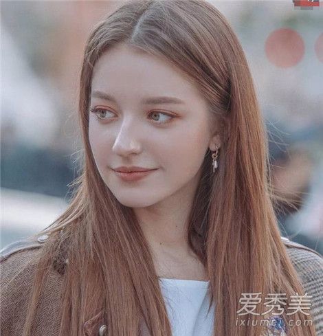 夏天什么头发颜色显白又年轻 2019女生流行发型发色