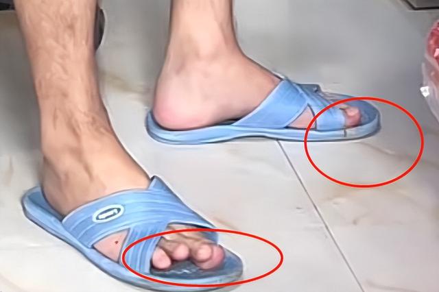 旭旭宝宝首秀!小杨哥刷10.2w排前10,3h赚6285w,却穿开口拖鞋