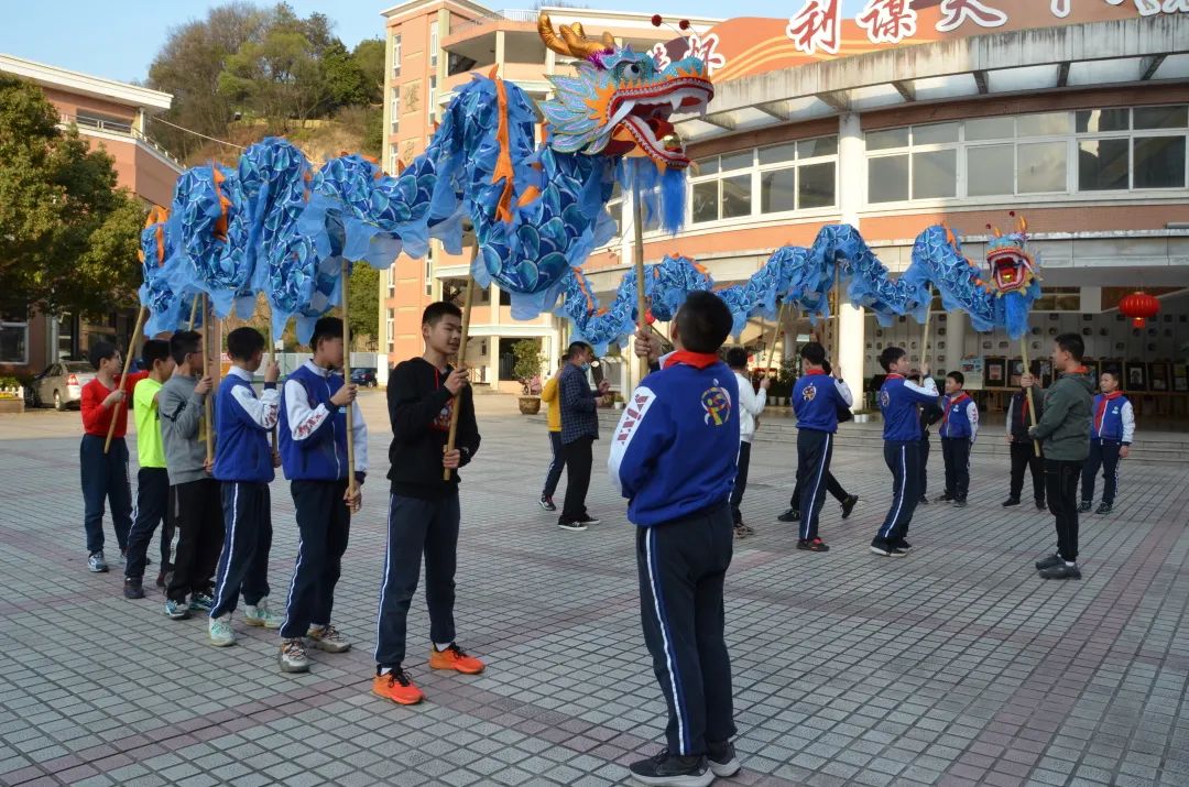传承民间艺术,弘扬钱王文化——临安衣锦小学"民间高手"开课啦