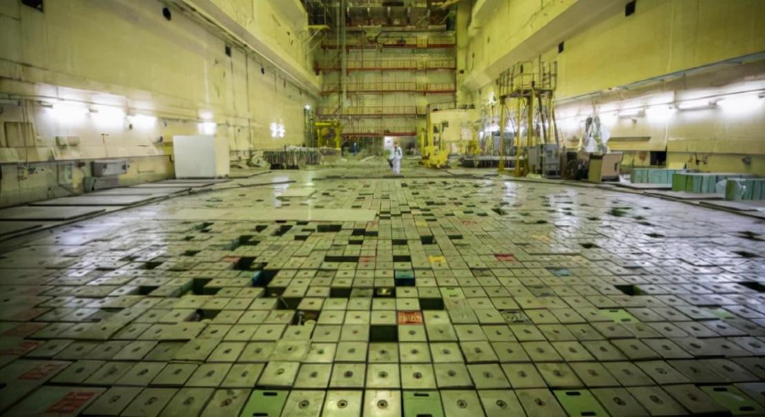 这种发动机不仅要能够承受核反应堆产生的高温和辐射,还要能够利用