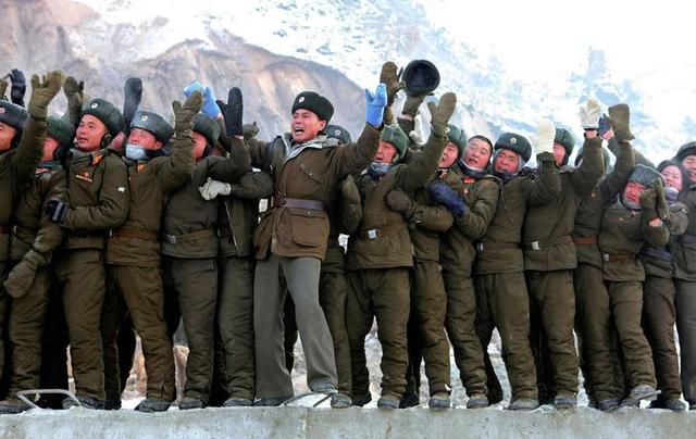 1999年朝鲜第三军团一步兵连,因不满粮食分配暴动,全部遭枪杀