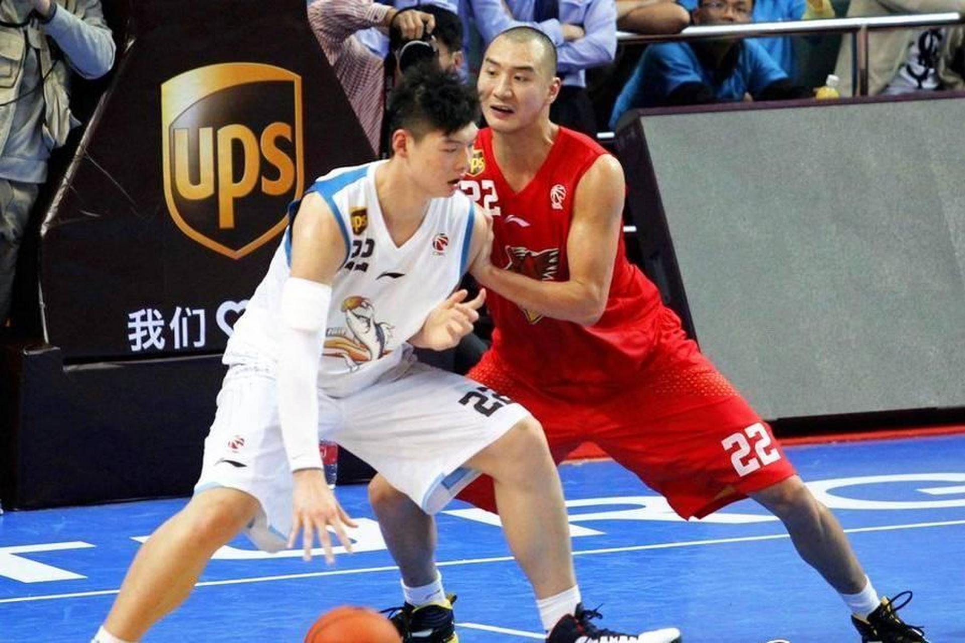 薛玉洋,中国前篮球运动员,司职中锋.