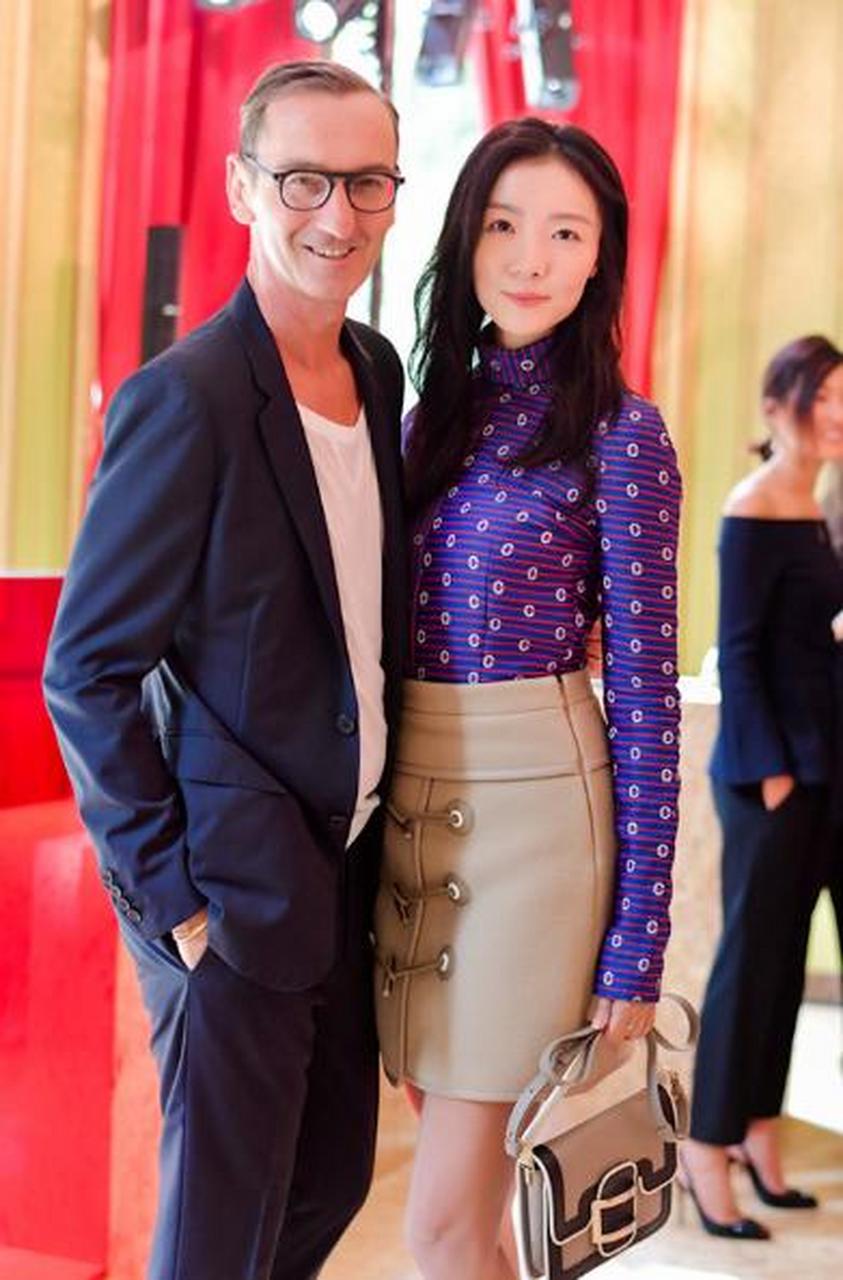 张婉婷发文开怼丈夫前妻齐溪# 近日,演员宋宁峰的妻子,经纪人张婉婷