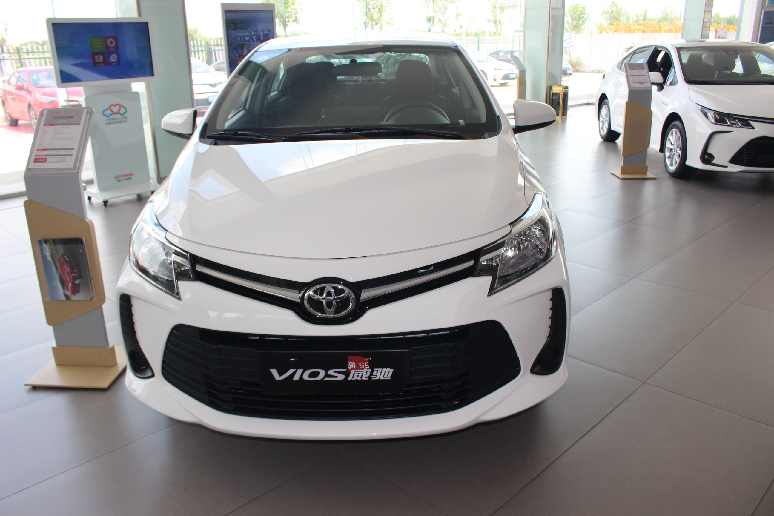 大众polo跟丰田威驰,你觉得哪个更好