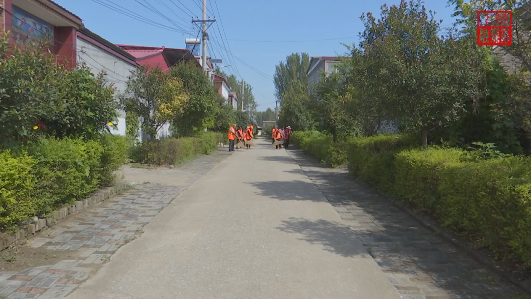 上蔡县党店镇开展"双节"环境卫生大整治活动