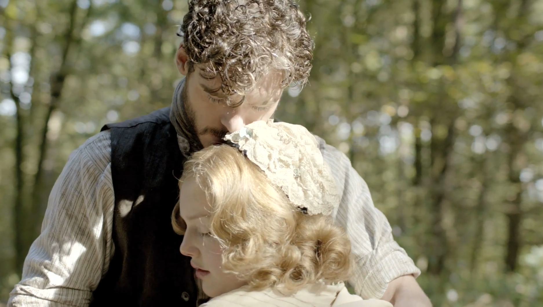 《查泰莱夫人的情人》:女主人公背叛无性婚姻,因描写尺度惹争议