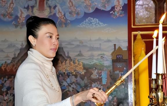 52岁西拉米王妃危矣!人老珠黄儿子仍不争气,简直无出头之日