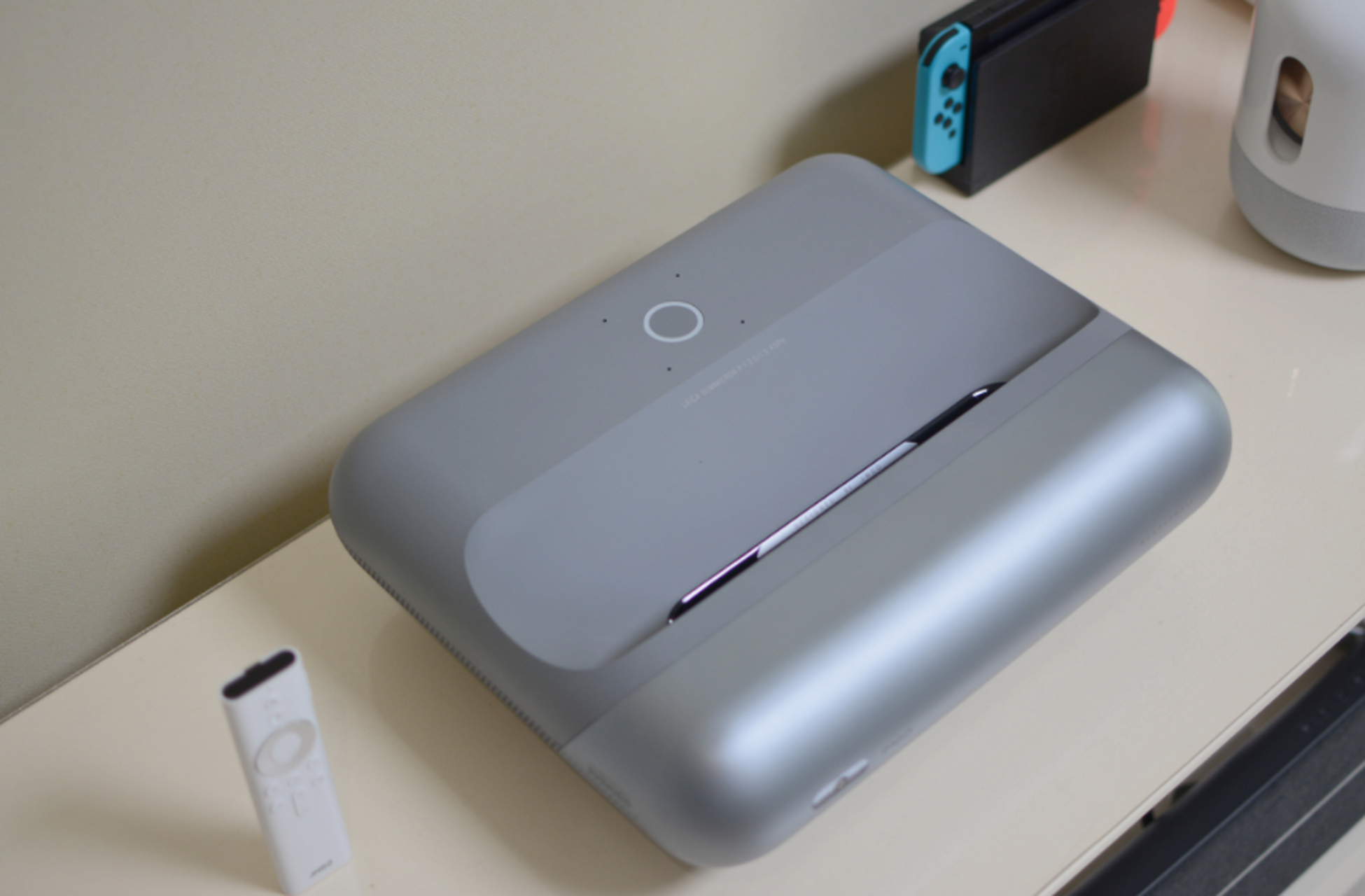 高清画面,影院质感——坚果投影o1 pro颠覆家庭投影高端体验  随着