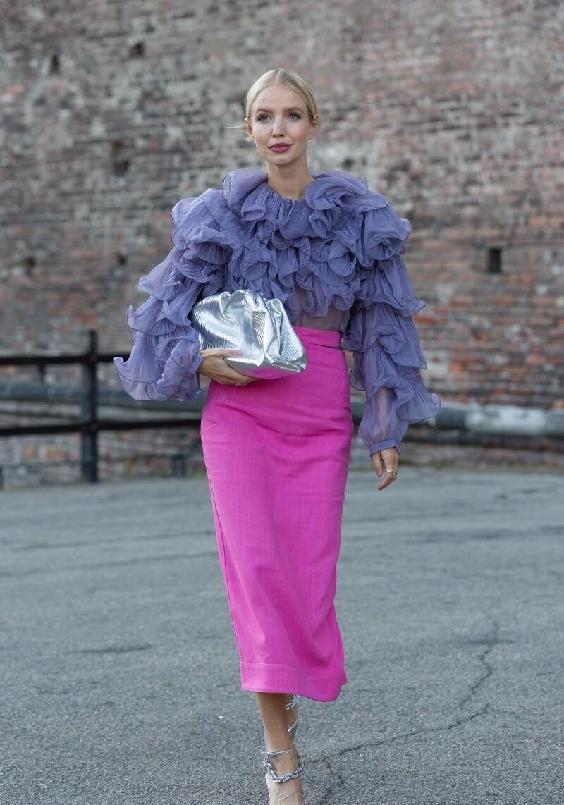 荷叶边也太时髦了,放在裙子衬衫上都好看,减龄感太明显了