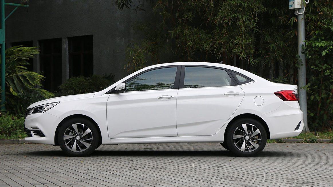 动力比帝豪强售价更便宜,新款长安逸动dt还值不值得买?