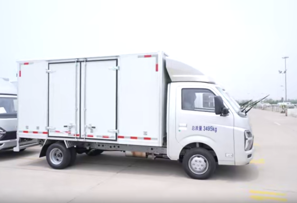 五菱龙卡新增货柜车?快来看看货柜版是不是创业车主所需要的