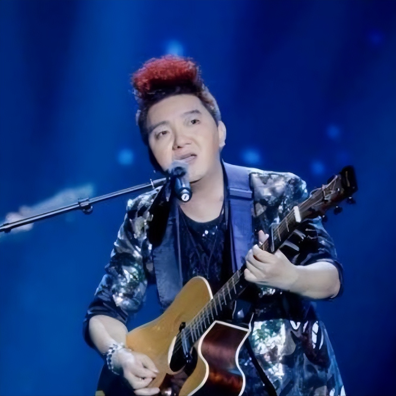 杨臣刚:凭《老鼠爱大米》大火,狂赚1.7个亿,如今过得怎样了?