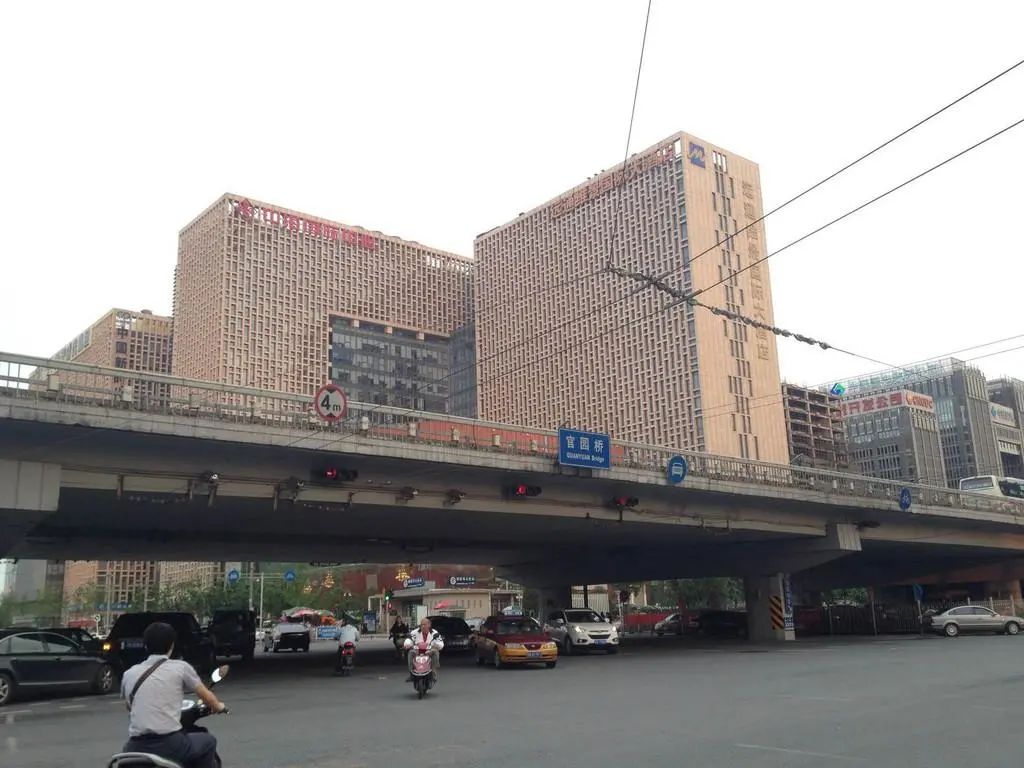 北京官园花鸟市场图片