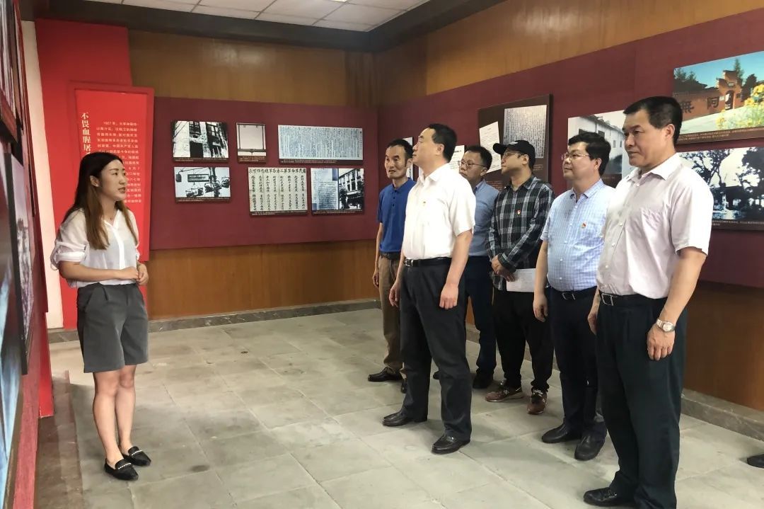 王霄汉赴松江隆庆寺走访调研