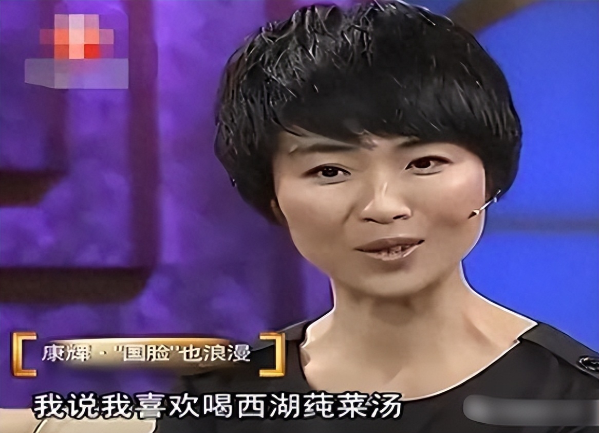 20世纪90年代,康辉和刘雅洁都是央视的实习生,一位大学部的,一位研究