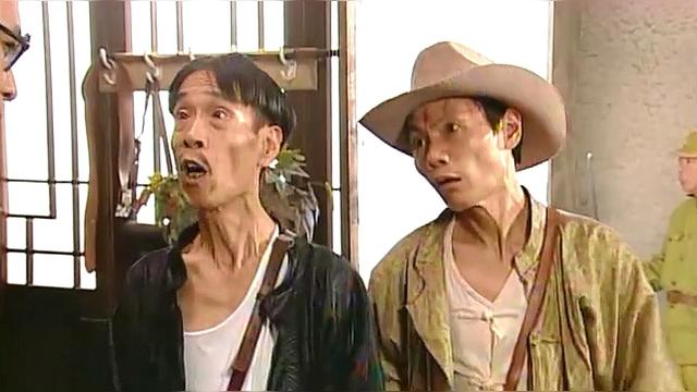 在电影中,贾康熙饰演的是江湖高手天残,武功高强,被斧头帮重金邀请来