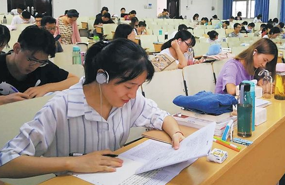 考公想上岸,难度不小,大学生要提前做好五点准备