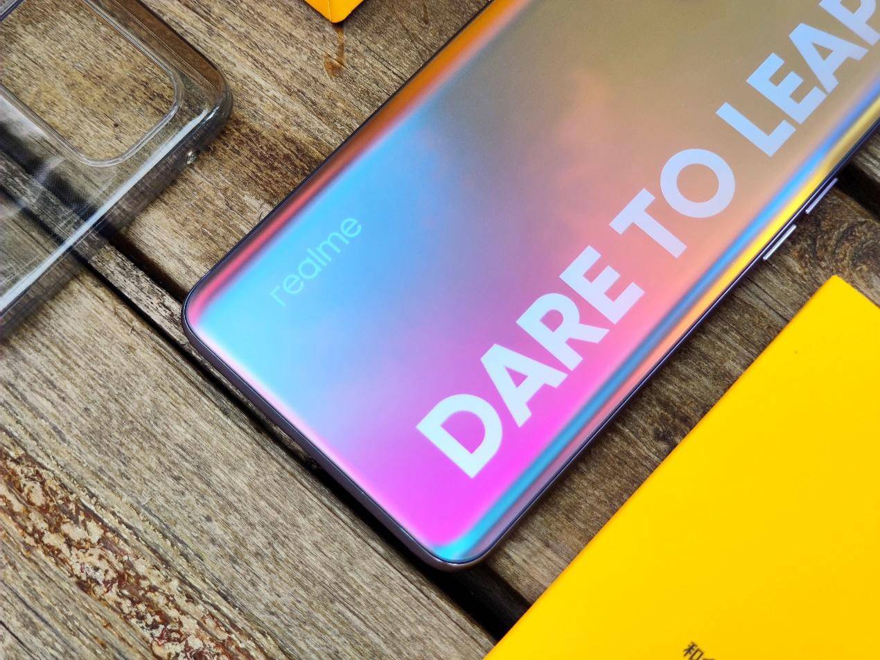 真我x7 pro轻薄c位出道,实力打脸红米k30至尊纪念版