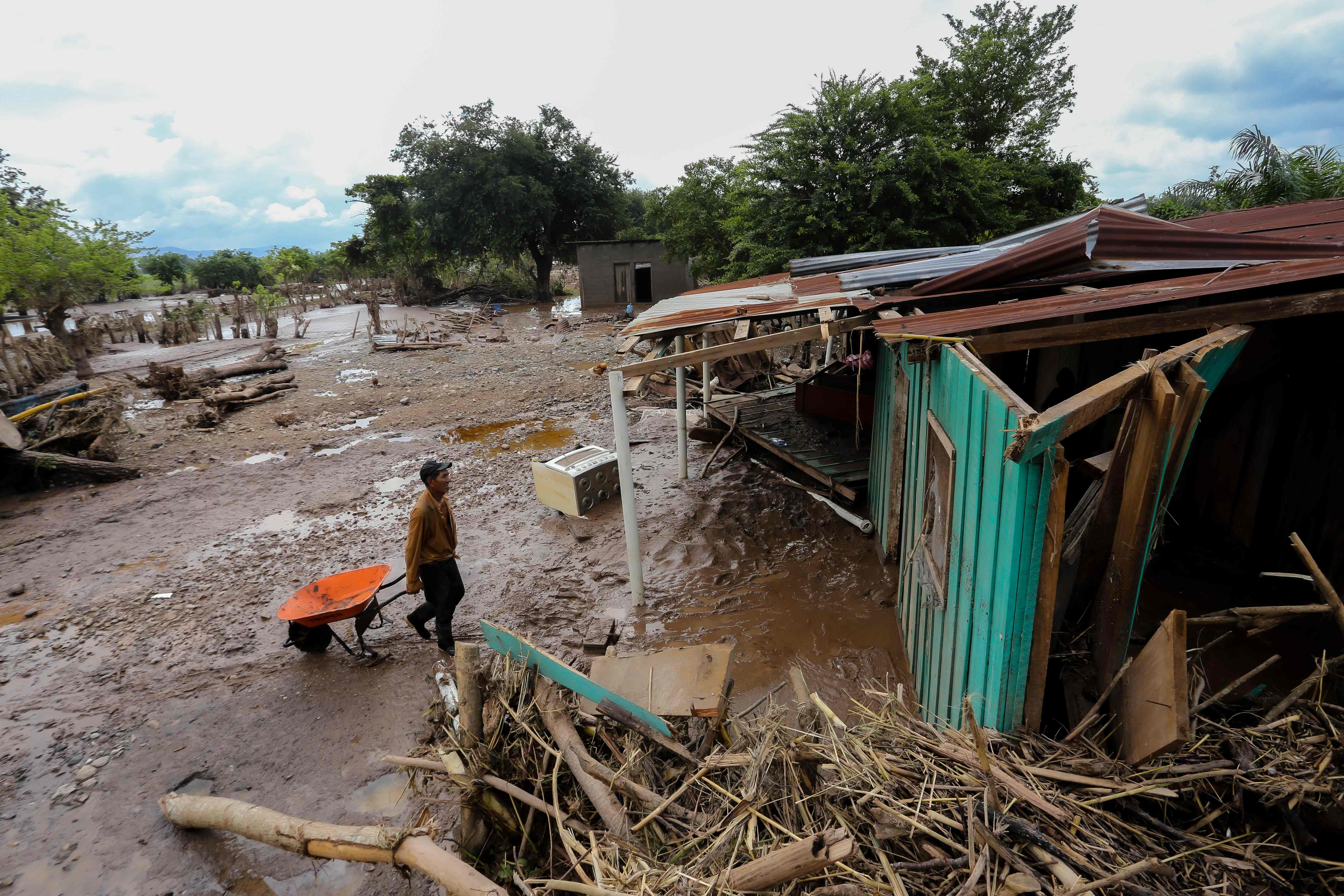 飓风"约塔"肆虐洪都拉斯