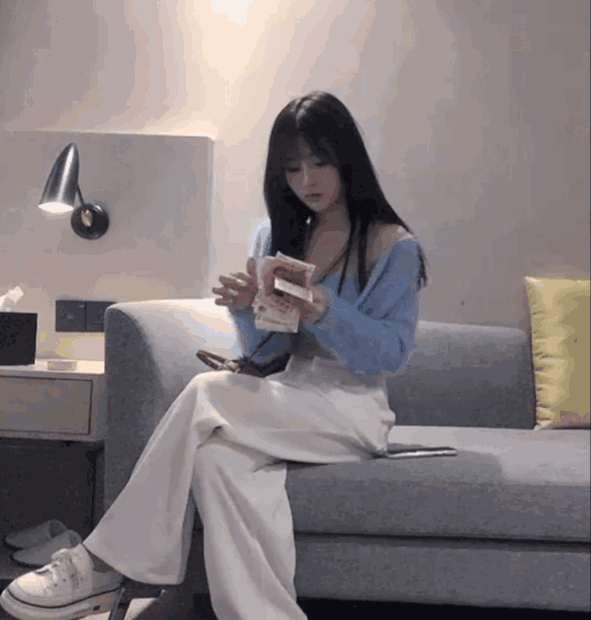 回顾:小宝寻花,女神收割机,让美女一览无余的并非隐藏摄像头