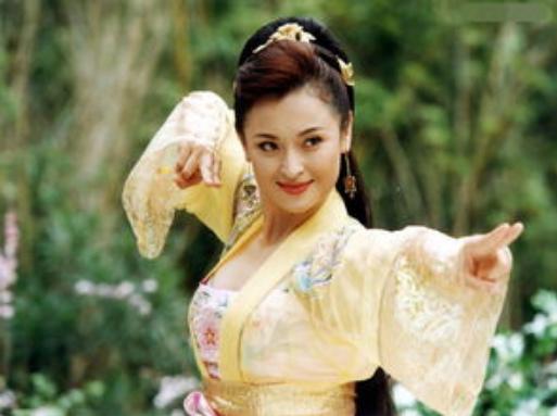 王璐瑶:演《雪山飞狐》成名,嫁给离异富豪当后妈,现状如何?