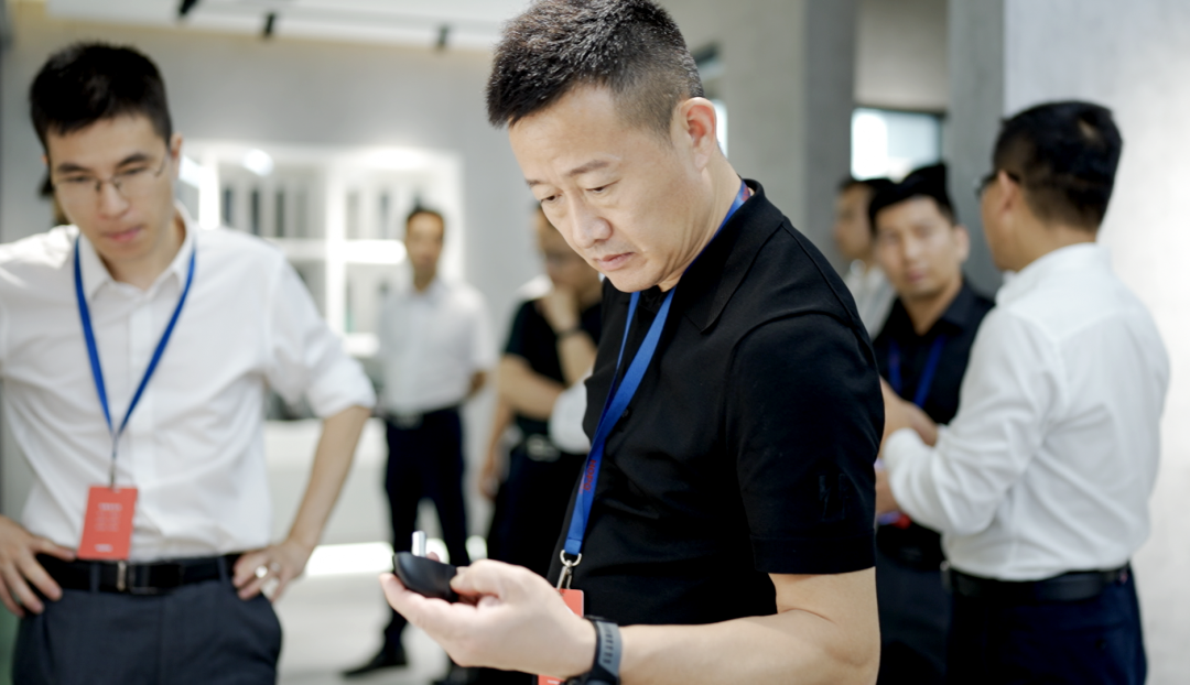 皇派门窗董事长朱福庆一行来访hopo好博窗控集团