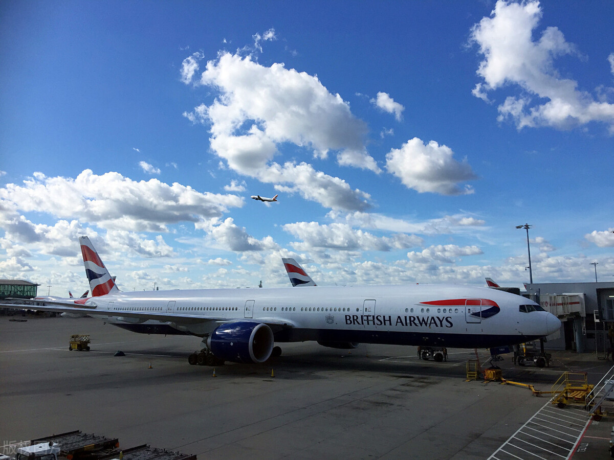 穷疯了!英国伦敦机场对出境人员加收"离境人头税"