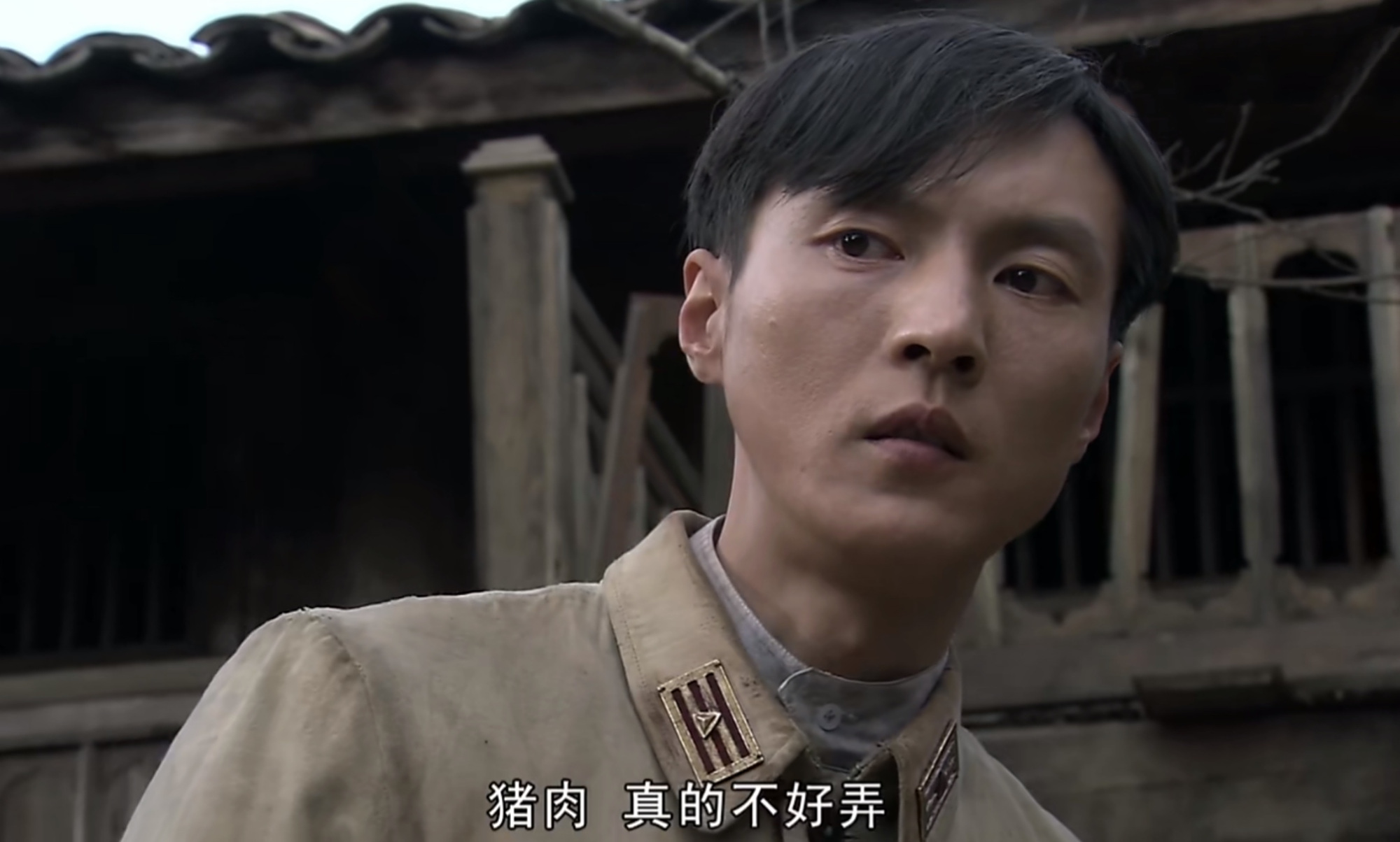 《我的团长我的团》迷龙:"爱下跪"的他,隐藏三个特质,真男人