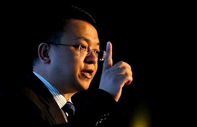 比亚迪总裁王传福,靠嫂子卖嫁妆读大学,成功后将嫂子宠成公主