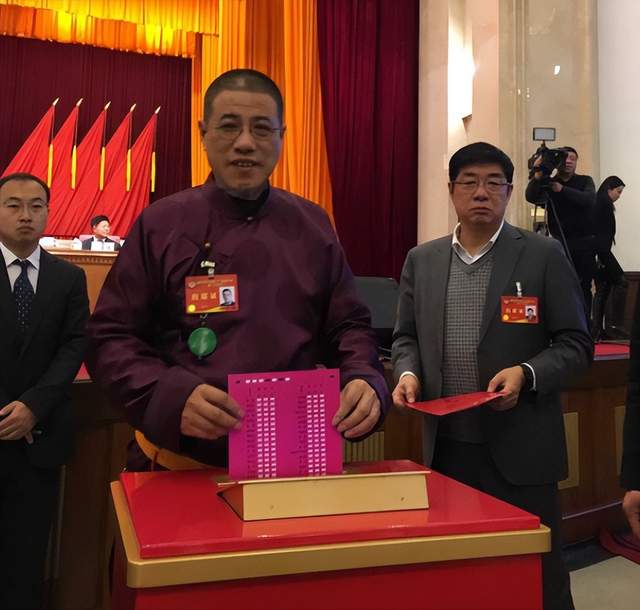 满清后裔现状:留辫子 嚣张跋扈,高调宣称皇族身份