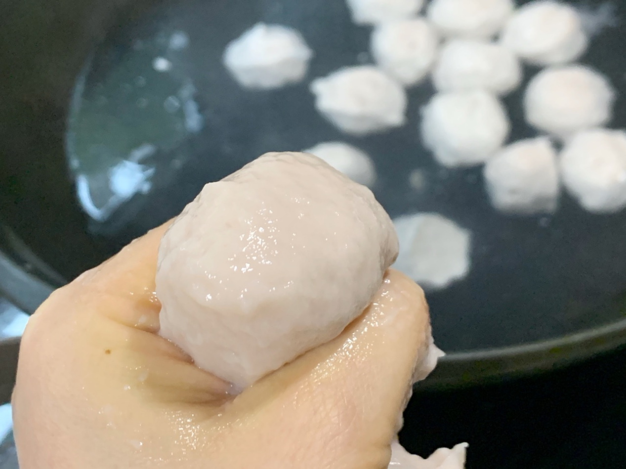 自制鱼丸,营养丰富,无淀粉版味道很赞,大人孩子都能放心吃