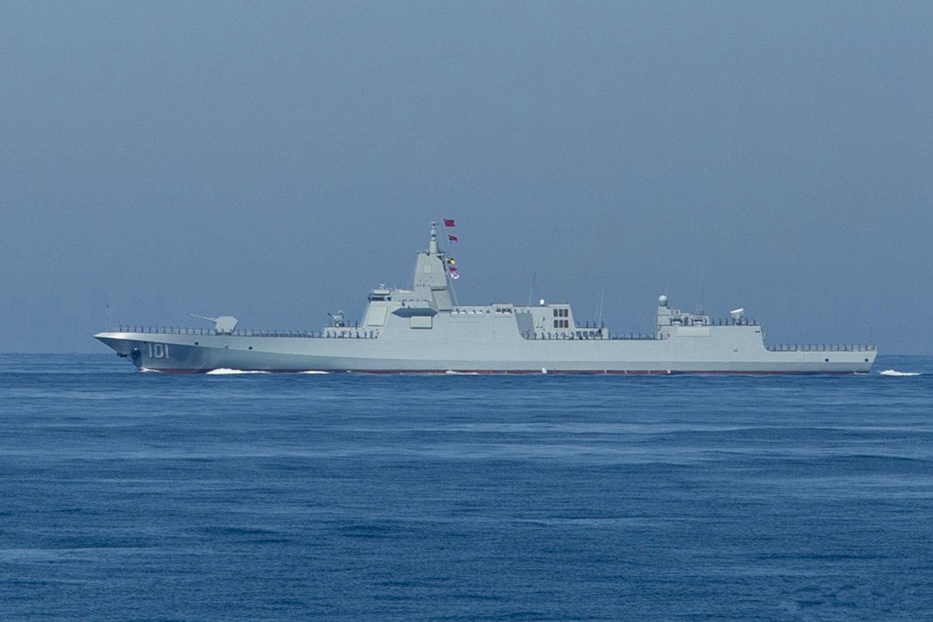 中国海军055无锡舰公开亮相,北海舰队更强大,拿回四大金刚美称