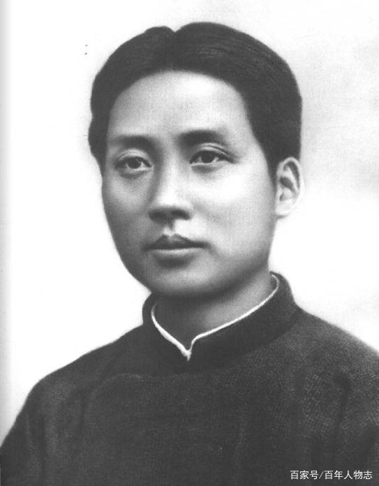 59年毛主席登庐山写了首诗，郭沫若看后给主席写信：这诗有点瑕疵