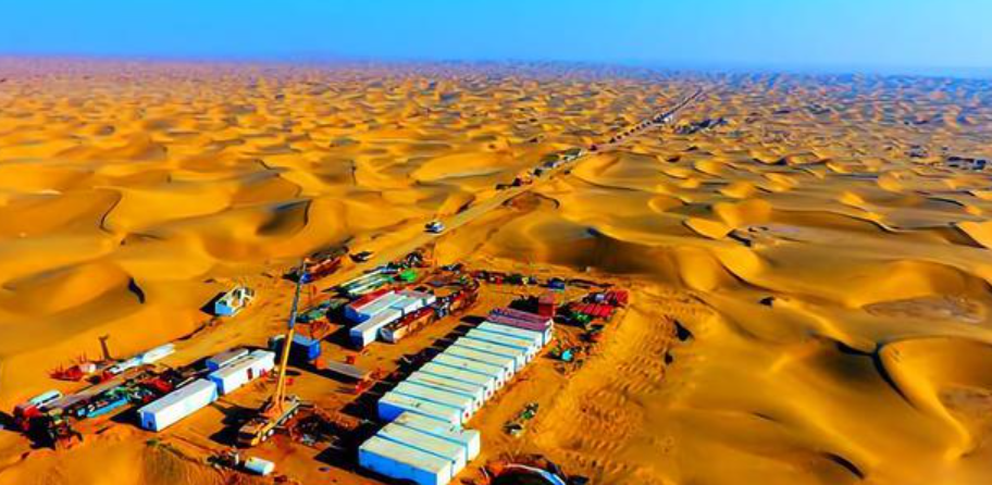 沙漠中超大油田的形成历史