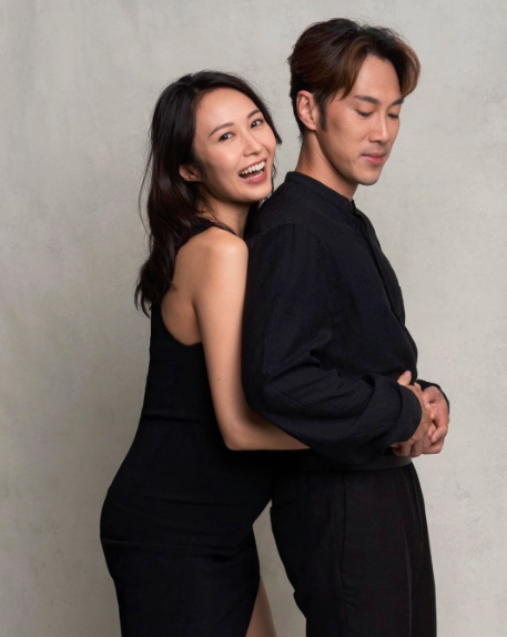 刚刚荣升为父母的汤怡和麦秋成分别在社交平台上分享了自己喜悦的心情