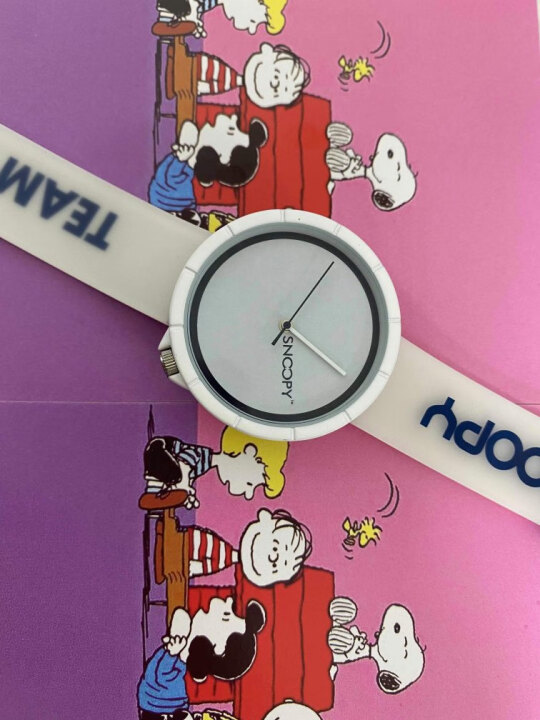 snoopy史努比手表女潮流中性时尚简约运动电子表男青少年初高中学