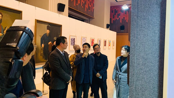 画家唐灼,万立10余幅文明互鉴系列作品参加多彩中国微型艺术展