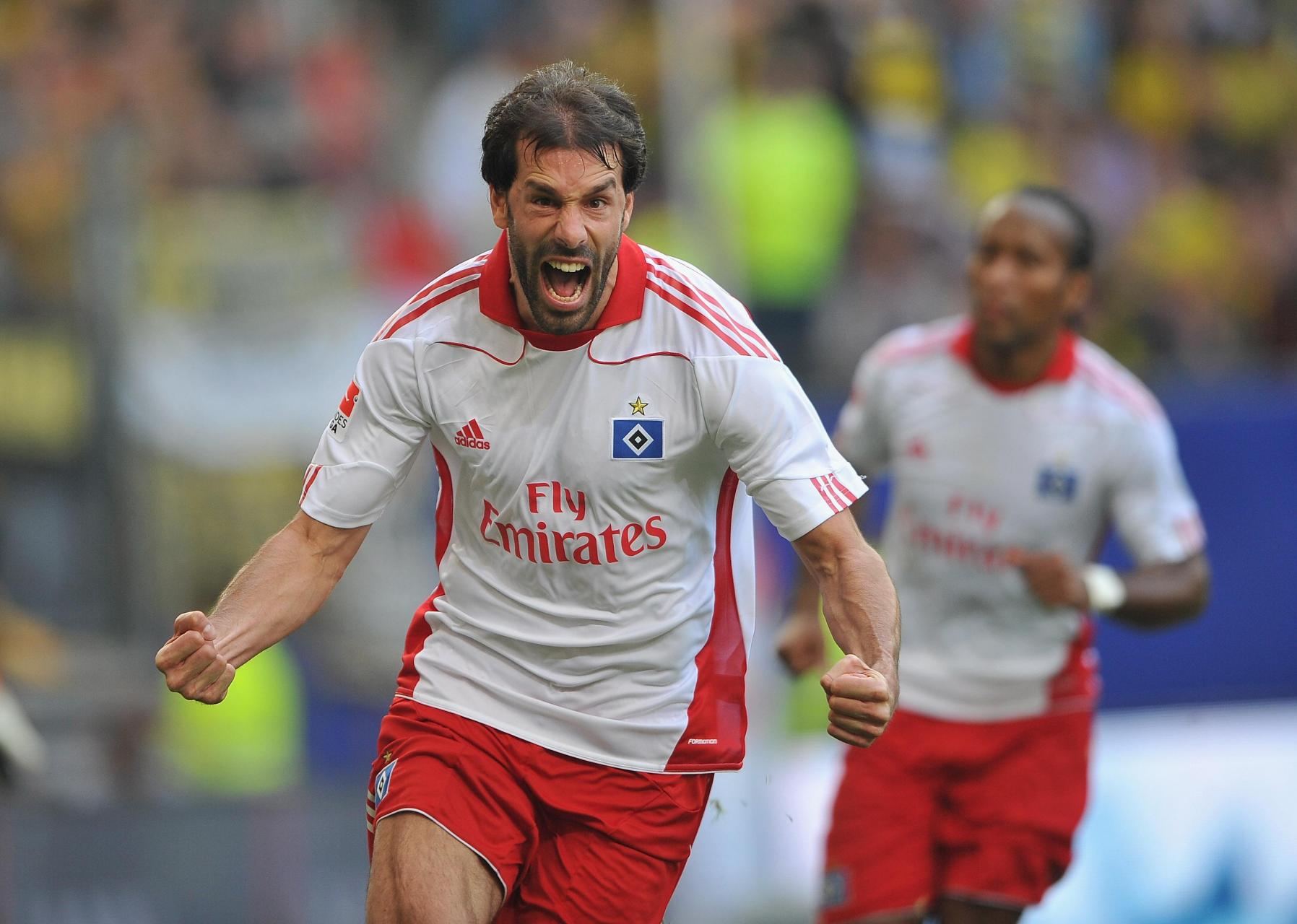 002德乙圣保利vs汉堡:本赛季圣保利展现出强大的竞争力,目前排名德乙