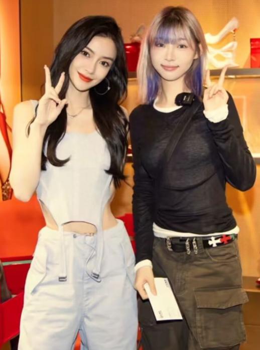 网红痞幼与angelababy罕见同框,当面索要签名,网友:差距太大了
