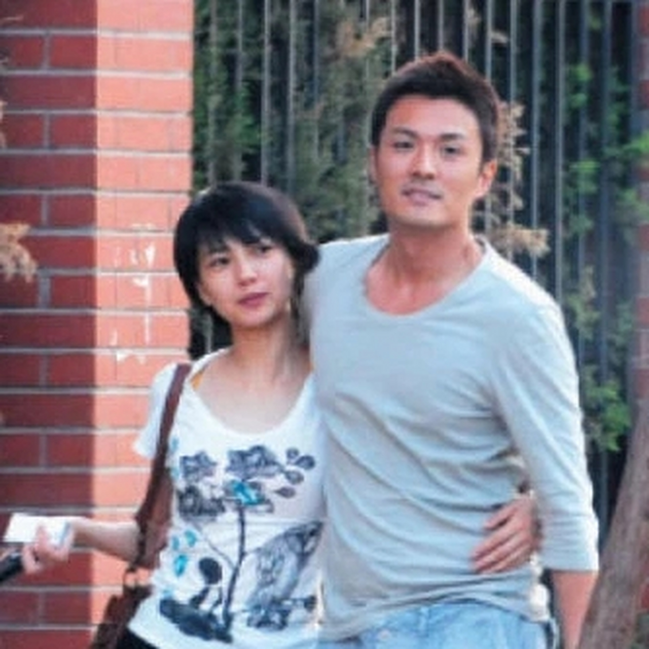 他是高圆圆前男友,出道多年不温不火,如今娶娇妻生活幸福甜蜜!