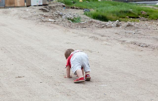 孩子走路总爱摔跤?可能是"视觉智能"不足,父母别不在意